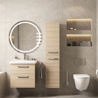 Modernes Badezimmer mit Holzoptik-Möbeln, rundem beleuchtetem Spiegel und Wandtoilette. Eingebaute Regale mit Beleuchtung sorgen für stilvolle Akzente. Modernes Badezimmer mit Holzoptik-Möbeln, rundem beleuchtetem Spiegel und Wandtoilette. Eingebaute Regale mit Beleuchtung sorgen für stilvolle Akzente.