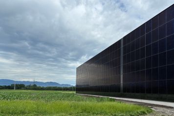 Neubau_PV Fassade_Bild 1_bearbeitet