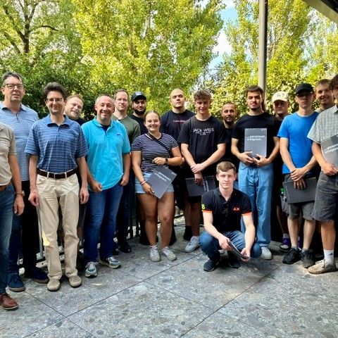 INHAUS_Lehrlingsakademie_Abschluss_Gruppe_kl INHAUS_Lehrlingsakademie_Abschluss_Gruppe_kl