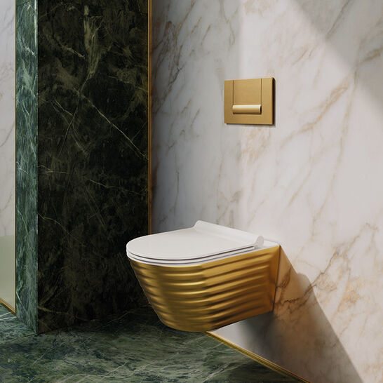 Luxuriöses Badezimmer mit grünem Marmor, goldener WC-Schüssel und passender Spültaste. Elegante, moderne Gestaltung mit Marmorelementen. Luxuriöses Badezimmer mit grünem Marmor, goldener WC-Schüssel und passender Spültaste. Elegante, moderne Gestaltung mit Marmorelementen.
